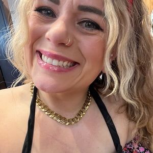 Meet your Posher, Trisha!